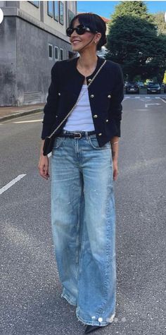 Baggie Jeans Outfit, Blue Jean Jacket Outfits, Baggie Jeans, Sweater Jacket Outfits, Jeans With Holes, Clothes For Women Over 50, Jean Jacket Outfits, Navy Sweater, Jacket Outfit