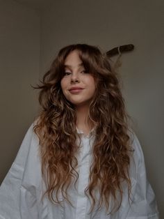 2c Hair With Curtain Bangs, Curly Hair Cuts With Layers And Curtain Bangs Long, Wavy Hair Curtain Bangs Natural, Long Wavy Hair Curtain Bangs, Long Wavy Haircuts Naturally Curly, Curtain Bangs Wavy Hair Long, Long Curly Hair With Curtain Bangs, Curtain Bangs With Wavy Hair, Soft Shag Haircut Long