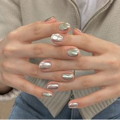 Extra Short Gel Nails, Summer Nails Short Nails, Summer Nails Short, Tato Minimal, Nails Silver, Minimal Nails, Nail Jewelry, Silver Nails