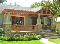 a house that is sitting in the grass