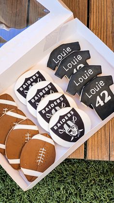 Football cookies, jersey cookies, raiders logo cookies, custom cookies bay area Raiders Theme Party Ideas, Raiders Cupcakes, Raiders Party Decorations, Raiders Birthday Party, Sports Cookies