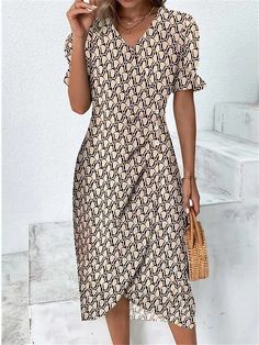 Women's Casual Dress Wrap Dress Summer Dress Geometric Ombre Button Print V Neck Midi Dress Active Fashion Outdoor Daily Short Sleeve Loose Fit Yellow Summer Spring S M L XL XXL 2023 - € 29.99 Wrap Dress Summer, Estilo Fitness, Womens Wrap Dress, V Neck Midi Dress, Flowy Maxi Dress, Sleeves Clothing, Flowing Skirt, Vestido Casual, Floral Print Shorts