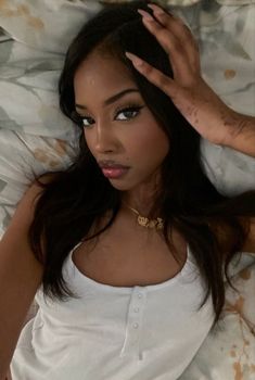 Pretty Darkskin Girls Aesthetic, Ladan Farah Instagram, Wait Im Goated, Selfie Poses Black Women, Makeup Inspo Black Women, Pretty Brown Skin Women, Face Claims Female Black, Oh My Goddess, Brown Skin Makeup