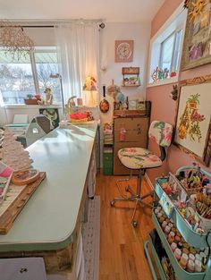 bench in craft room Cottage Core Crafts, Vintage Craft Room, Shabby Chic Craft Room, Maximalist Vintage, Pink Accent Walls, Diy Bulletin Board, Grandma Crafts, Retro Crafts, Sewing Storage