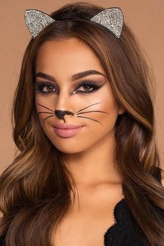 Cat Costume Makeup, Black Cat Makeup, Cat Face Makeup, Kitty Face Paint, Make Up Diy, Cat Makeup Halloween, Cute Halloween Makeup, Halloween Makeup Diy