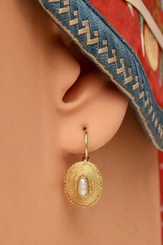 A single rice pearl, mounted in a braided 14k gold setting, is all that's necessary for an elegant, versatile pair of earrings. European backs for pierced ears. Hand Made Jewelry, Conflict Free Diamonds, Gemstone Earrings, Ear Piercings, Antique Jewelry, Natural Gemstones, Crochet Earrings, Pearl Earrings, Chain