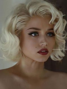 Marilyn Monroe Hair, Blonde Hair And Blue Eyes, 50s Hairstyles, Short Bangs, Chique Outfits, Short Blonde Hair