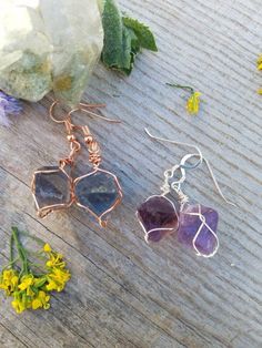 Gorgeous raw all natural flourite octohedron crystals wrapped in pure or sterling silver wire, your choice! You may also choose between purple, green or mismatched (both) while supplies last! Your choice of pure copper or sterling silver find us on instagram for giveaways and promo sales! @constantruckus <3 Gift Ideas Jewelry, Fluorite Jewelry, Wire Earrings Handmade, Hardware Jewelry, Ideas Jewelry, Earrings Purple, Buy Crystals, Handcrafted Artisan Jewelry, Diy Crafts Jewelry