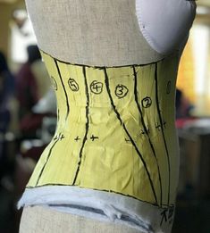 Corset Construction, Handmade Corset, Diy Corset, Corset Fashion Outfits, Corset Sewing Pattern, Corset Pattern, Corset Fashion, Diy Clothes Design, Corsets And Bustiers