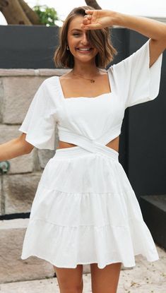 F00116931-105 White Tiered Dress, Causal Chic, Short Graduation Dresses, Lovely Partner, Tiered Dresses, Short Dress White, Dress Occasion, White Square, Vacation Dresses