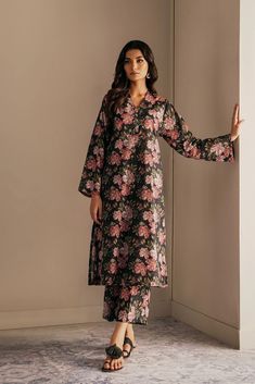 Dress Design For Eid, Simple Dress Casual, Trendy Trouser, Printed Suit, Womens Trendy Dresses, Stylish Short Dresses, Desi Fashion Casual