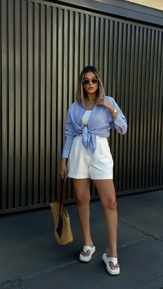 Summer Minimalist Outfit, Smart Casual Work, Smart Casual Work Outfit, Striped Shirt Women, Outfit Styles, Casual Work Outfit