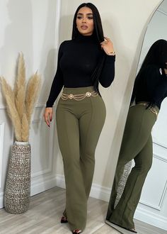 Good Vibes Long Sleeve Top Black Cute Professional Outfits, Professional Outfits Women, Business Outfits Women, Stylish Work Attire, Business Casual Outfits For Work, Classy Work Outfits, Classy Casual Outfits, Stylish Work Outfits, Green Pants