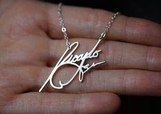 2018 Hottest personalized necklaces. World Wide FREE SHIPPING. Come to Yafeini to pick your beloved name necklace and engraved necklace https://www.jewelrypersonalizer.com Single Diamond Necklace, Gold Key Necklace, Diamond Necklace Wedding, Key Charm Necklace, Handwriting Necklace, Custom Signature, Signature Bracelet, Signature Necklace