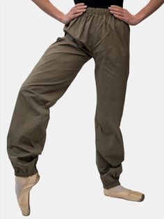 Taupe Warm-up Dance Trash Bag Pants MP5003 for Women and Men by Atelier della Danza MP Trash Bag Pants, Stylish Overalls, Dance Warm Up, Male Dancers, Ballet Body, Ballet Wear, Bag Pants, Home Dance, Dance Lover