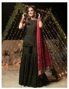 Black Garara Design, Black Gharara Pakistani Dresses, Black Garara Suit Pakistani, Black Sharara Suit Pakistani, Gharara Designs Pakistani, Black Pakistani Suit, Garara Dress, Black Pakistani Dress, Sharara Designs