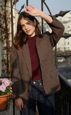 Fall Professor Outfits, Professor Outfits Women, Woman Professor, Professor Outfits, Female Ceo Outfits, Female Ceo, Library Chic, Lady Outfits, Autumn Woman