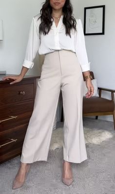 Female Lawyer Outfit, Dress Designs For Women, Female Lawyer, Lawyer Outfits, Meeting Outfit, Smart Fit