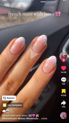 bow mani Cute Nail Ideas For Spring French Tip, French Tip Nails W Design, How To Draw A Bow On Nails, Preppy Spring Nails, Back To School Short Nails, Simple School Nails, Bow French Tip Nails, Teen Girl Nails, Cute Nails For Back To School