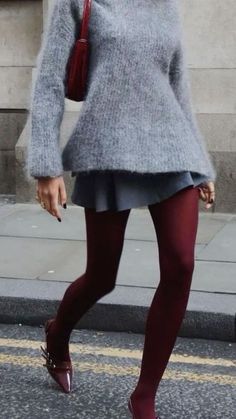 France Fits, Vintage Chic Fashion, Pinterest Fits, Sandal Tali, Red Tights, Style Lookbook, Office Siren, 20th Birthday