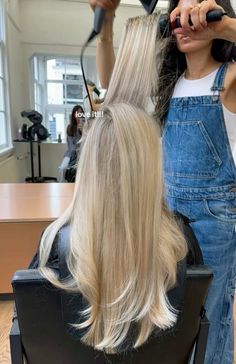 Blonde Highlights With A Shadow Root, Butter Blonde With Dimension, Highlighted Platinum Blonde Hair, Blonde One Length Hair, Swedish Hair Blonde, Blonde Partial Highlights Short Hair, Winter Blonde Hair Ideas, All Over Highlights Blonde, Brit Harvey Hair