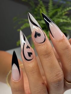 Black Valentine's Nails Designs, Nail Ideas Stiletto Medium, Nail Ideas Sharp, Simple Gothic Nail Designs, Almond Acrylic Nails Designs Edgy, Arrow Nails Shape, Goth Birthday Nails, Nail Ideas Stiletto Long, Gothic Nails Designs