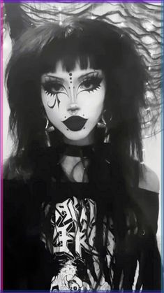 A tutorial on how to do the viral “Leah Halton” makeup!! ⭐️💋 Goth 4th Of July Makeup, Traditional Gothic Makeup, Goth Makeup Traditional, Trad Goth Makeup Black Women, Goth Looks Makeup, Cute Gothic Makeup, Simple Trad Goth Makeup, Heavy Goth Makeup