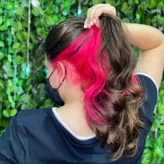 Magenta Peekaboo Hair, Pink Underlights, Under Hair Color, Hair Dyed Underneath, Hair Dye Videos, Witchy Hair, Hidden Hair Color