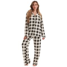 STAY NICE AND COZY WITH A TOUCH OF STYLE Cozy Up in Flannel Supremely soft and wonderfully warm, these flannel jammies help you beat the chilly weather in total comfort. Weve stayed true to classic flannel by using a premium cotton blend thats extra-soft and breathable. So youll never have to deal with any irritation from scratchy fabric, or uncomfortable sweating from stuffy material. And to compound the comfort, Just Love's flannel pajamas are designed in a loose-fitting cut to keep restrictio Cashmere Pajamas, Pajama Sets For Women, Womens Flannel Pajamas, Cozy Pjs, Winter Sleepwear, Plus Size Pajamas, Flannel Pajama Sets, Soft Pajamas, Flannel Women