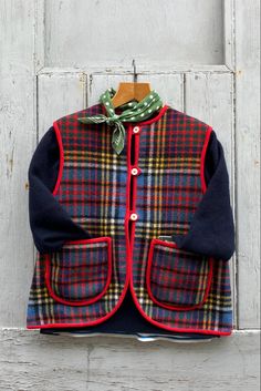 Wool vest/gilet/waistcoat hand made from a reclaimed tartan blanket. It had two pockets, red binding and white shell buttons Blanket Vest Pattern, Tartan Waistcoat, Wool Gilet, Quilt Vest Outfit, Vest Sewing, Vintage Wool Vest, Quilted Vest Outfit, Tartan Crafts, Waistcoat Outfit