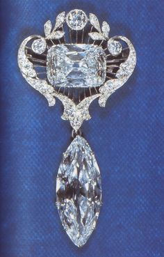 The Cullinan VII and Cullinan VIII Brooch: The Cullinan VII is an 8.8-carat marquise-cut stone. The Cullinan VIII is a 6.8-carat brilliant cut diamond. Queen Mary had this brooch made. Cullinan Diamond, Diamond Brooch, Royal Jewels, Royal Jewelry, Crown Jewels, Gems Jewelry, Need This