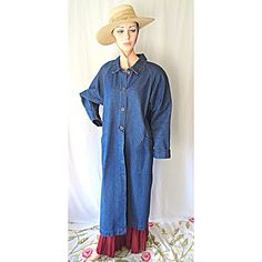 Osh Kosh Usa Vintage Blue Denim Duster Coat S Vintage Usa Duster Coat Buttons Down Front. The Big Front Pockets Button Too. Coat Has Long Sleeves And Soft Shoulder Pads. The Cuffs Of The Sleeves Have Some Fading When Folded Back. Coat Has Back Vent For Walking Ease. Please Read And Compare The Measurements To Something You Already Own That Fits You Well. Marked Size Small Bust 46 Waist 46 Hips 48 Shoulder To Shoulder N/A Sleeves Length From Neck 31 Length 49 100% Cotton Machine Wash Made In Usa Denim Duster Coat, Denim Duster, Vintage Usa, Small Bust, Shoulder Pads, Duster Coat, Blue Denim, Made In Usa, Jackets For Women