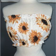 Shein Sunflower Tub Top Size Small New Never Used Tops Shein, Shein Tops, Yellow White, Stylish Outfits, Sunflower, Color White, Womens Tops, Crop Tops, Fashion Outfits