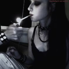 Liz Vicious, Dark Y2k, Goth Gf, Wild Girl, Dark Grunge, Grunge Photography, Grunge Aesthetic, Just Girly Things, Dark Aesthetic