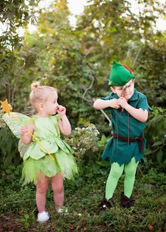 A Broad at Home: Halloween in Neverland Brother Sister Halloween Costumes, Sister Halloween Costumes, Sibling Halloween Costumes, Toddler Boy Halloween Costumes, Sibling Costume, Peter Pan Costume, Twin Halloween, Tinker Bell Costume, Baby Kostüm