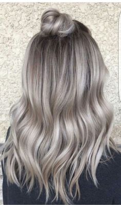 49 Hot Trend Haircuts You'll Be Obsessed With 2019 Platinový Blond, Blond Cenușiu, Ash Hair, Balayage Blonde