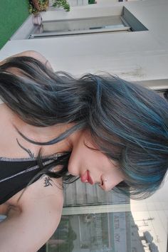 Navy Blue Hair With Highlights, Blue Layers Hair, Dark Blue Hair Color Highlights, Blue Strands Hair, Blue Shaggy Hair, Dark Blue Hair With Highlights, Dark Blue Hair Dye Ideas, Blue Hair With Blue Highlights, Brunette Blue Highlights