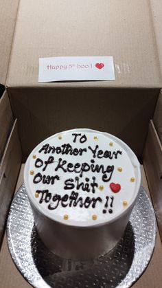 Funny anniversary cake Work Anniversary Cake Ideas, Friend Anniversary Cake, 2 Year Anniversary Cake Ideas, Breakup Cakes Funny, Funny Anniversary Cake Ideas Couple, Anniversary Cake Funny, 1 Year Anniversary Cake Ideas, 2 Year Anniversary Cake, Work Anniversary Cake