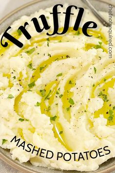 mashed potatoes with olive oil and parsley on top