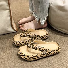 Lasaky - Stylish Leopard Print Platform Sandals with Toe Ring Design, Perfect for Outdoor Outings Toe Ring Designs, Leopard Slippers, Summer Toes, Chic Sneakers, Summer Flip Flops, Fashion Bottoms, Fashion Slippers, Toe Ring, Western Boho