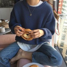 Stile Blair Waldorf, Adrette Outfits, Fest Outfits, Paris Mode, Loose Pullover, Mode Inspo, 가을 패션, Mode Inspiration, Oversized Sweater