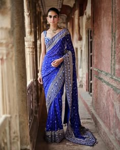 Blue Party Saree, Anita Dongre Saree, Royal Saree Look, Royal Saree, Wedding Wear Pakistani, Saree Blue, Reception Saree, Long Tunic Dress, Bridal Lehenga Designs