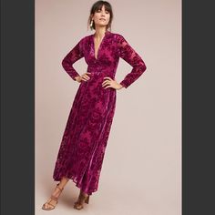 Beautiful Brand New Yumi Kim Dress Size Small Purple Formal Dress For Fall, Purple V-neck Maxi Dress For Cocktail, Purple Midi Dress For Fall Date Night, Purple Midi Dress For Date Night In Fall, Kim Dress, Yumi Kim, Velvet Dress, Pink Purple, Colorful Dresses