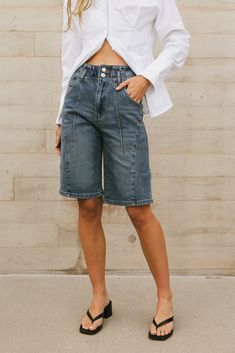 Ashtyn Denim Bermudas Denim Outfit Women, Bermuda Cargo, Watch Pocket, Textured Sweater, Casual Chic Outfit, Chic Outfit, Denim Details, Clothes Horse, Denim Outfit