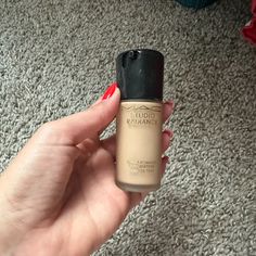 Mac Studio Radiance Serum Powered Foundation In Nc17.5 Never Used Foundation Colors, Mac Makeup, Makeup Foundation, Mac Cosmetics, Makeup Cosmetics, Womens Makeup, Foundation, Serum, Mac