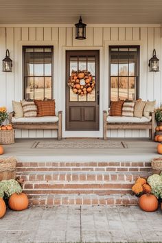 Autumn decorating Summer To Autumn, Easy Fall Decor, Welcoming Home, Cozy Fall Decor, Fall Decor Ideas, To Autumn, Fall Kitchen, Small Pumpkins, Fall Mantel