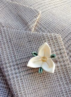 Custom Lapel Pins Men Lapel Pin Flower Lapel Pin White Lapel Flower Trillium Kanzashi Brooch Silk Bo Flower Lapel Pin Men, Trillium Flower, Custom Lapel Pins, Brooch Wedding, Flower Lapel, Wedding Boutonniere, Flower Lapel Pin, Lapel Pins Mens, Lapel Flower