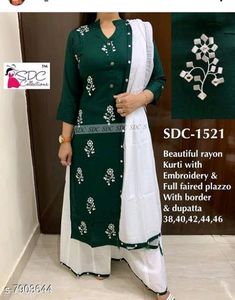 Kurti With Palazzo, Best Kurtis, Suit Gown, Salwar Kameez Online Shopping, Anarkali Kurtis, Alaska Fashion, Simple Kurti, Indian Anarkali, Partywear Dresses