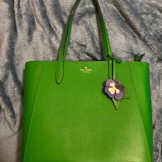 New Never Wore Still With Tags Elegant Green Bags For Errands, Elegant Green Shoulder Bag For Errands, Kate Spade Green Bag With Detachable Handle, Green Kate Spade Shoulder Bag With Removable Pouch, Kate Spade Green Bag For Daily Use, Kate Spade Green Leather Shoulder Bag, Classic Kate Spade Green Shoulder Bag, Kate Spade Green Satchel Bag, Kate Spade Green Shoulder Bag For Errands