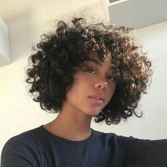 Cute Curly Hairstyles, Naturally Curly Bob, Haircuts For Curly Hair, Curly Hair Inspiration, Curly Girl Hairstyles, Short Curly Hair, Photo Instagram